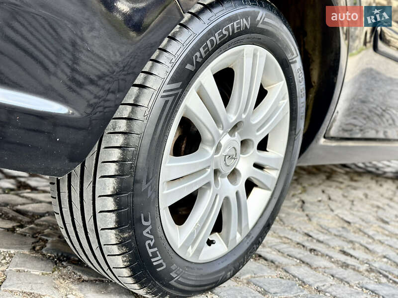 Минивэн Opel Zafira 2009 в Каменец-Подольском