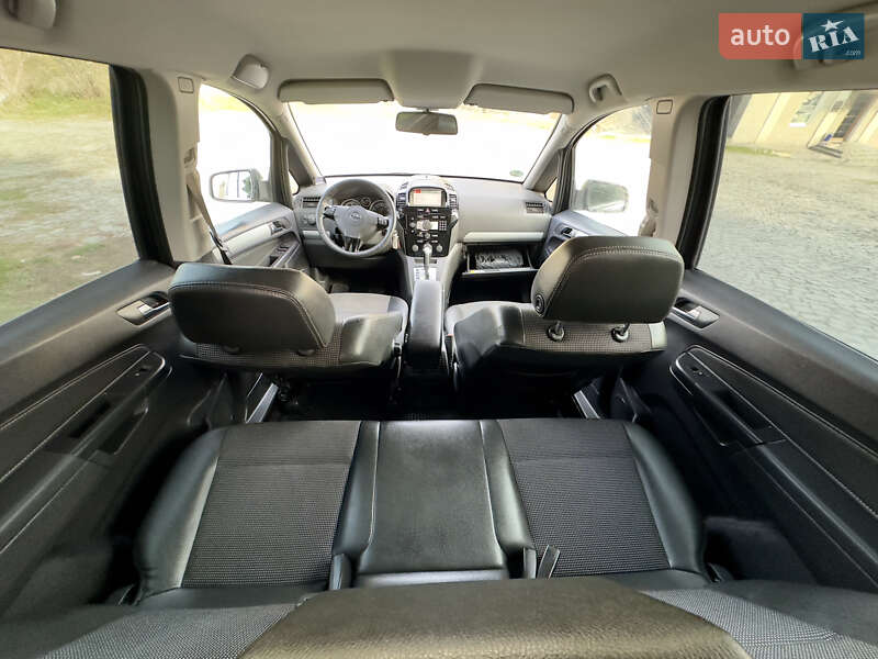 Минивэн Opel Zafira 2009 в Каменец-Подольском