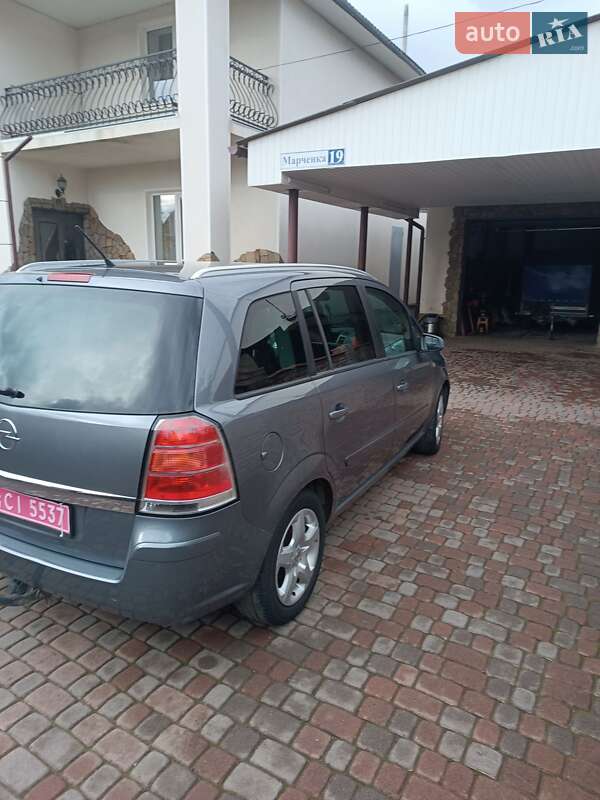 Минивэн Opel Zafira 2008 в Калуше