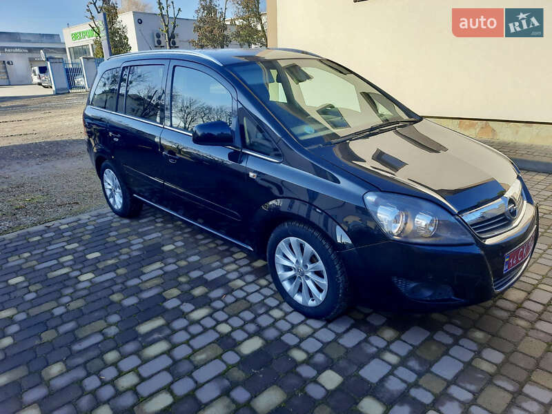 Минивэн Opel Zafira 2014 в Калуше