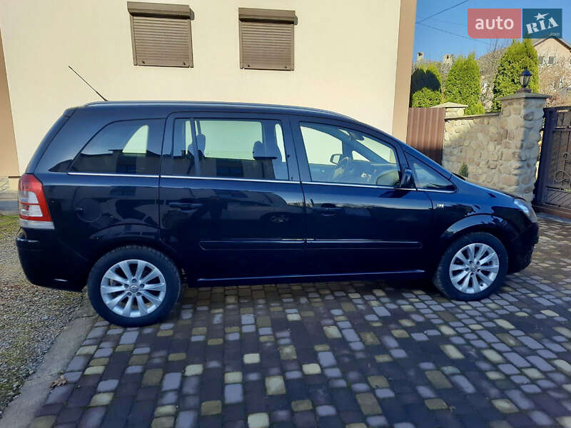 Минивэн Opel Zafira 2014 в Калуше