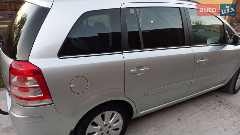 Минивэн Opel Zafira 2010 в Тернополе фото 9 Минивэн Opel Zafira 2010 в Тернополе