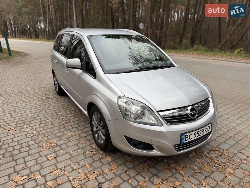 Минивэн Opel Zafira 2010 в Львове