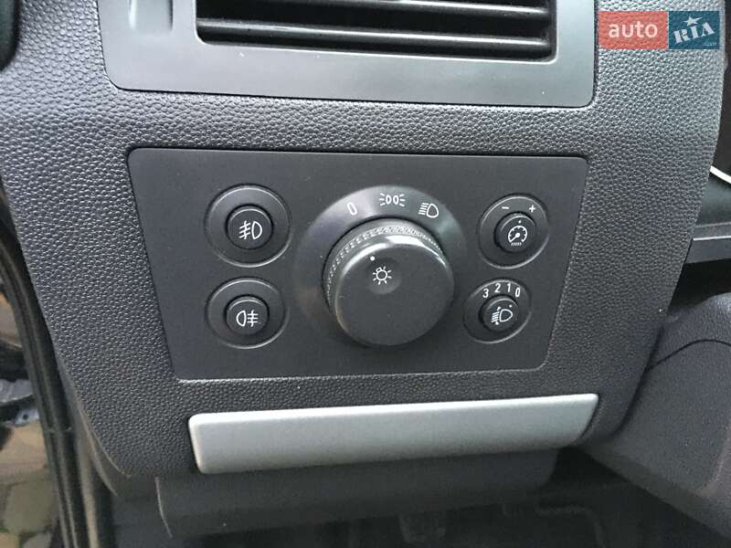 Минивэн Opel Zafira 2009 в Харькове