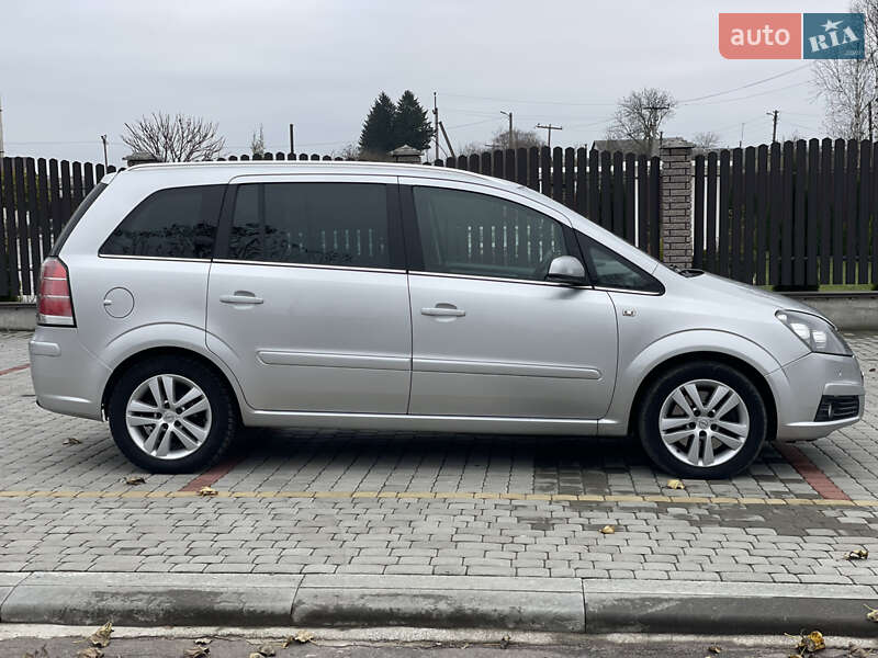 Минивэн Opel Zafira 2008 в Староконстантинове