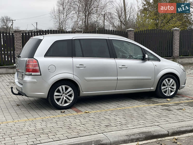 Минивэн Opel Zafira 2008 в Староконстантинове