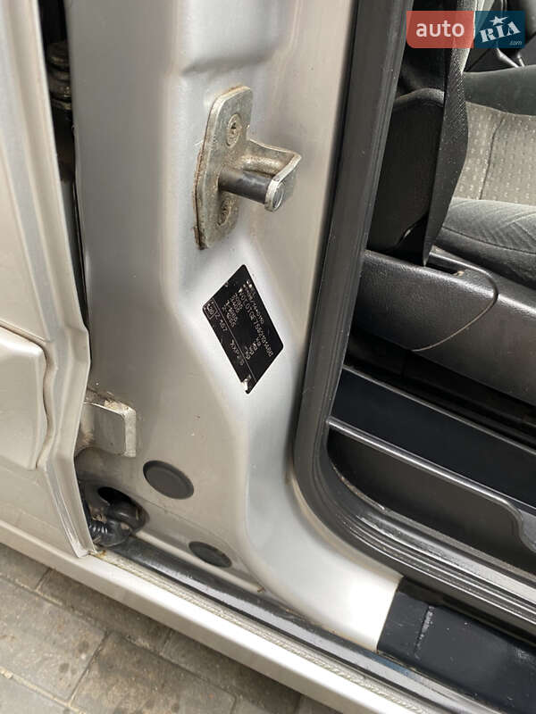 Минивэн Opel Zafira 2005 в Кривом Роге