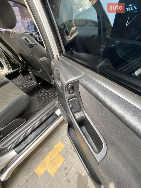 Минивэн Opel Zafira 2005 в Кривом Роге