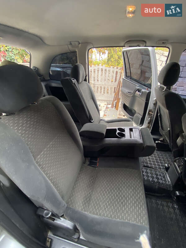 Минивэн Opel Zafira 2005 в Кривом Роге