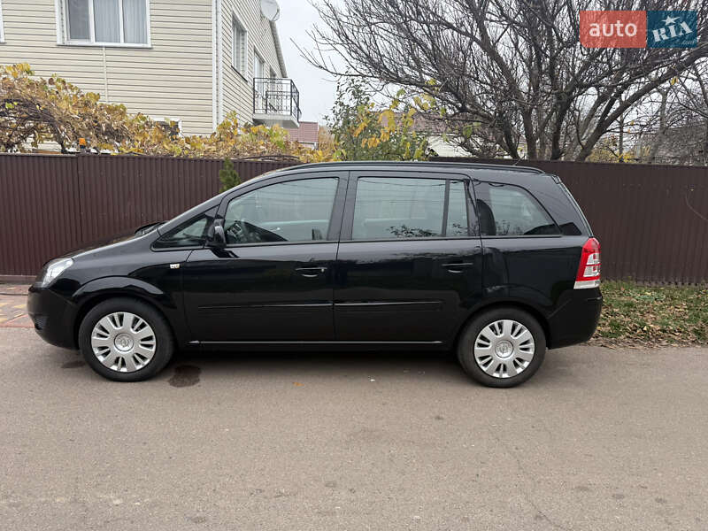 Минивэн Opel Zafira 2010 в Борисполе