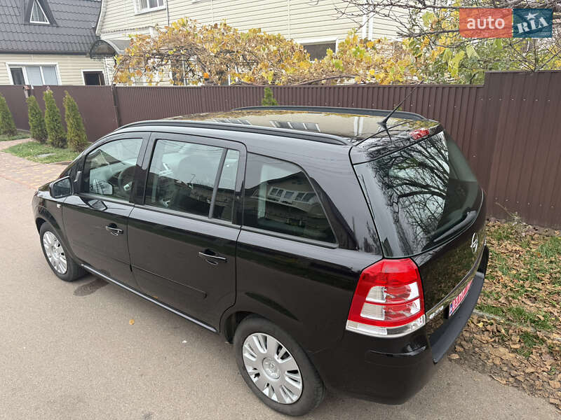 Минивэн Opel Zafira 2010 в Борисполе