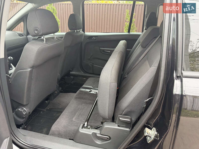 Минивэн Opel Zafira 2010 в Борисполе