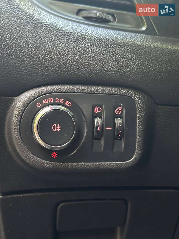 Микровэн Opel Zafira 2015 в Львове