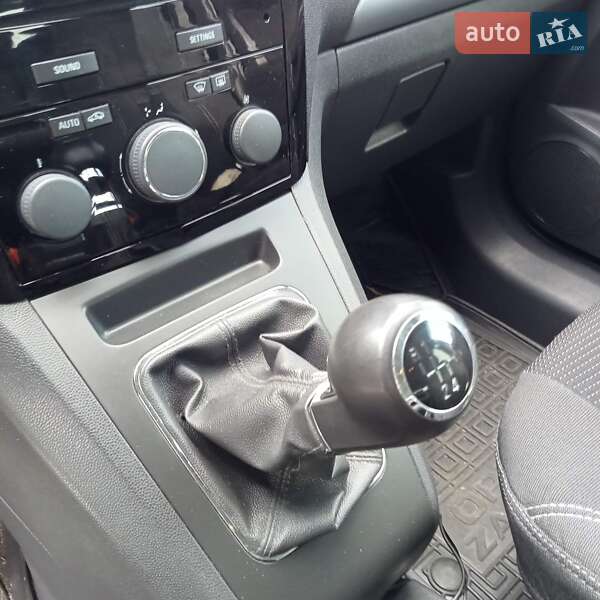 Минивэн Opel Zafira 2012 в Ровно