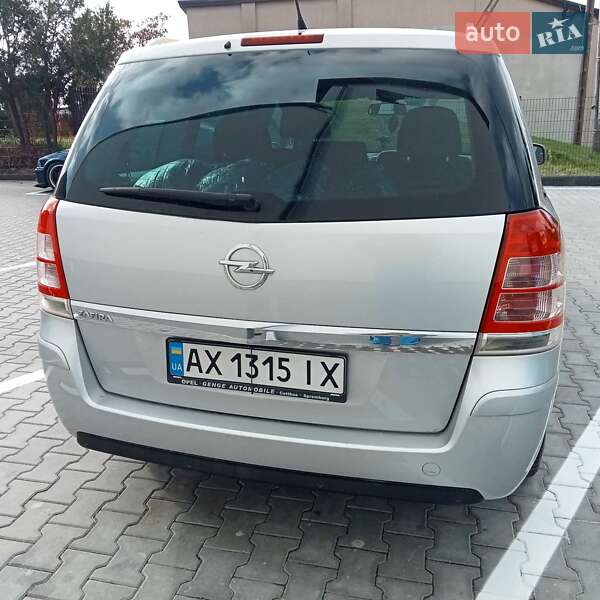 Минивэн Opel Zafira 2012 в Ровно