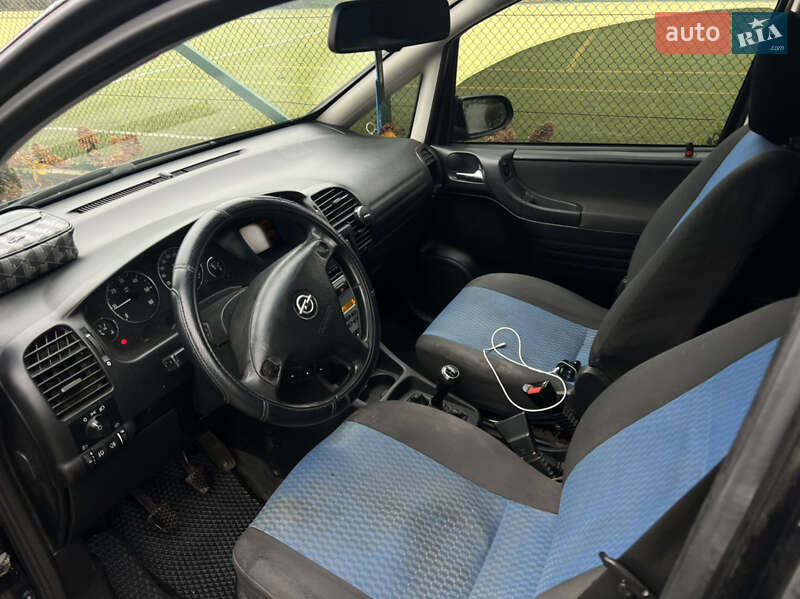 Минивэн Opel Zafira 2003 в Жовкве