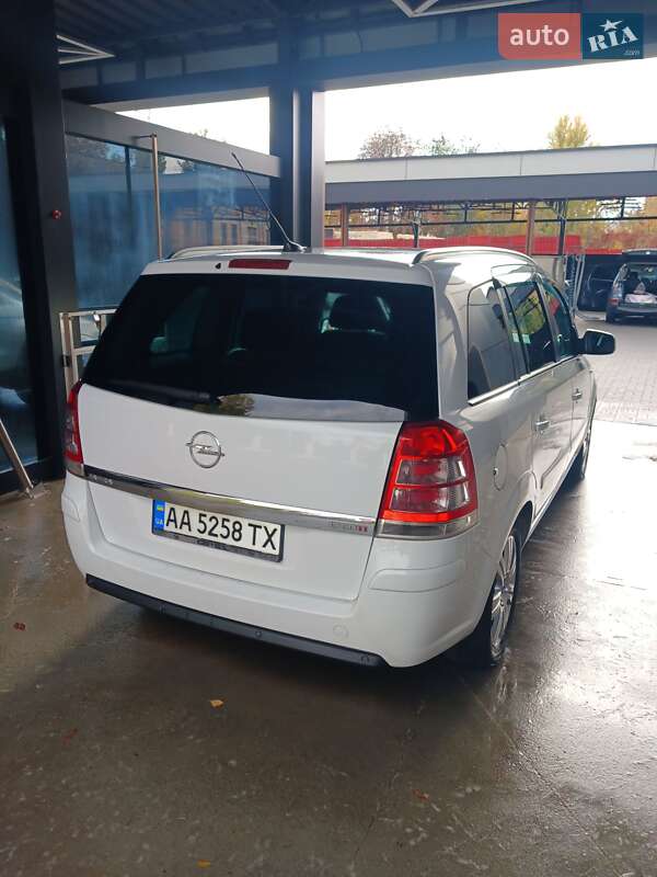 Мінівен Opel Zafira 2012 в Черкасах