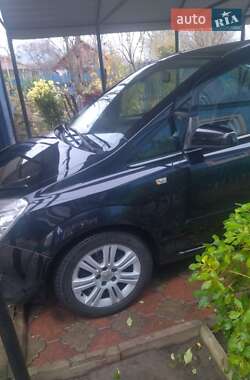 Минивэн Opel Zafira 2008 в Нежине