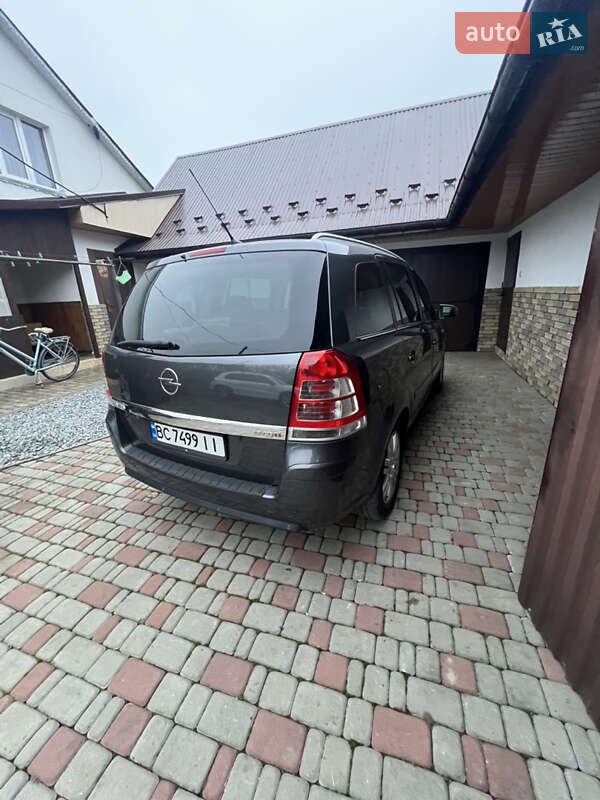 Минивэн Opel Zafira 2011 в Львове