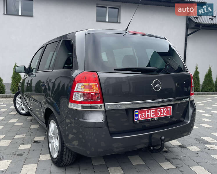 Мінівен Opel Zafira 2011 в Дрогобичі