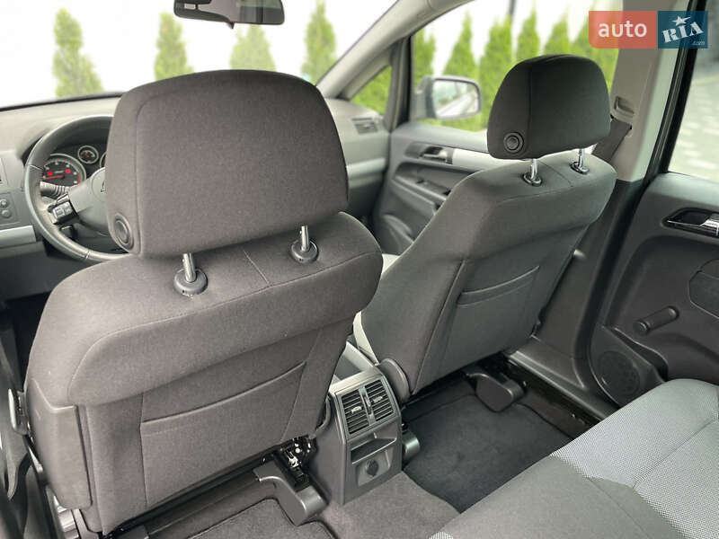 Мінівен Opel Zafira 2011 в Дрогобичі