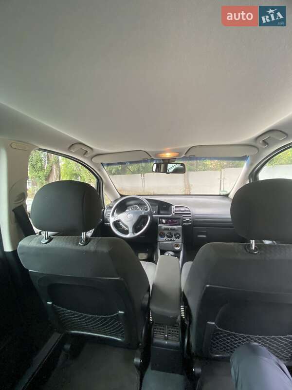 Минивэн Opel Zafira 2004 в Хмельнике