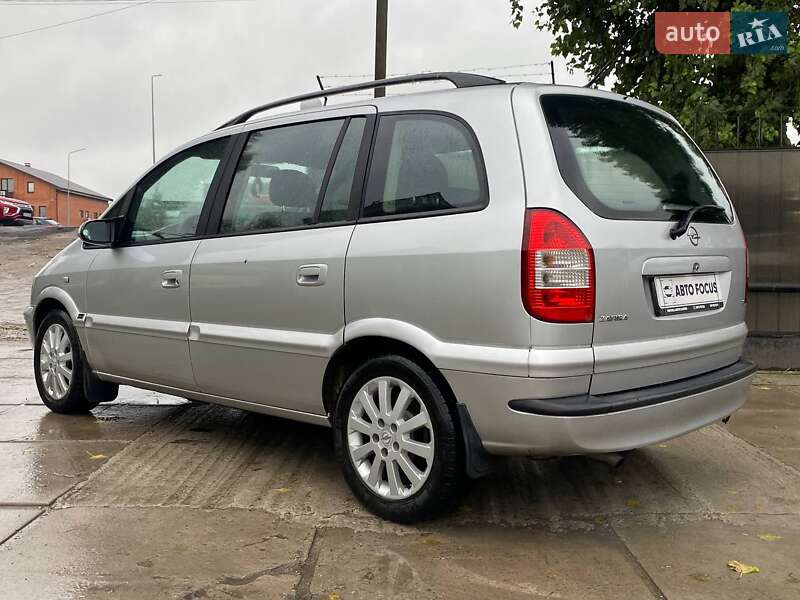 Мінівен Opel Zafira 2005 в Києві