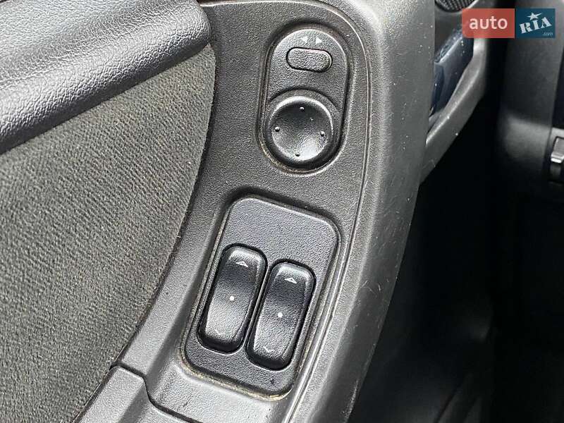 Мінівен Opel Zafira 2005 в Києві