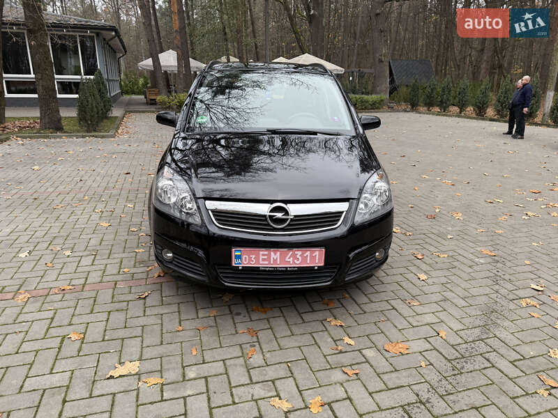Минивэн Opel Zafira 2007 в Луцке