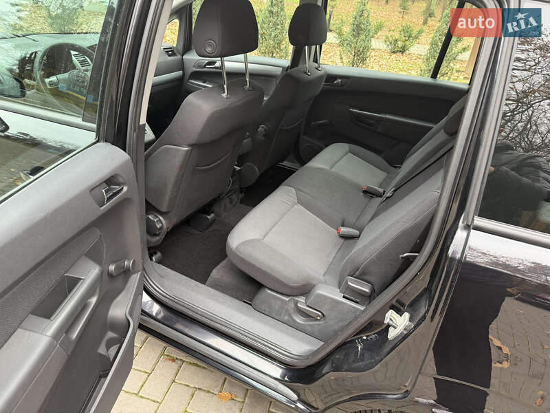 Минивэн Opel Zafira 2007 в Луцке