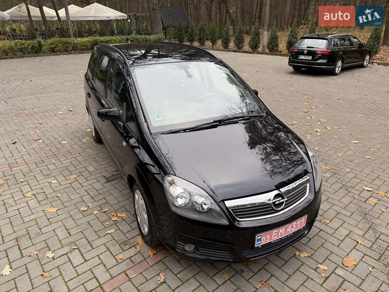 Минивэн Opel Zafira 2007 в Луцке