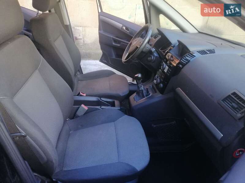 Мінівен Opel Zafira 2013 в Кропивницькому