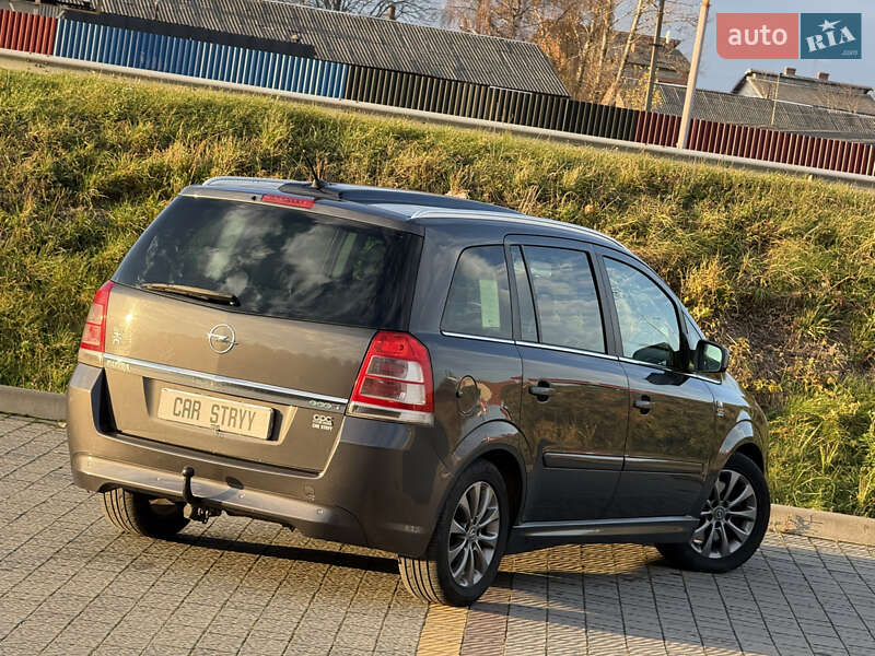 Мінівен Opel Zafira 2011 в Стрию