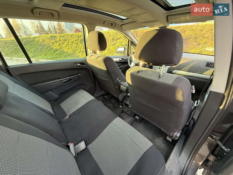 Мінівен Opel Zafira 2011 в Стрию