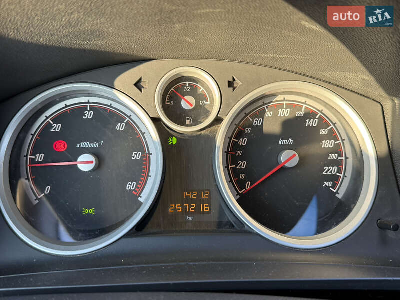 Мінівен Opel Zafira 2011 в Стрию