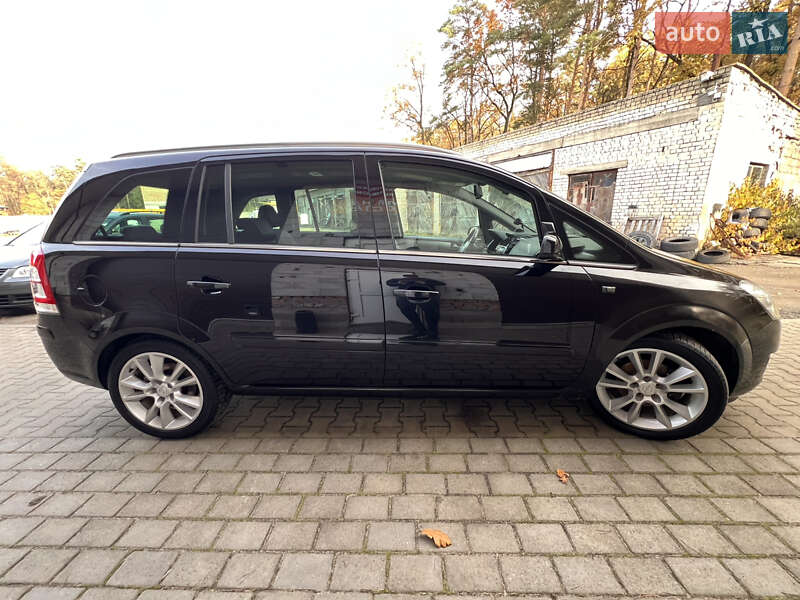 Мінівен Opel Zafira 2008 в Луцьку