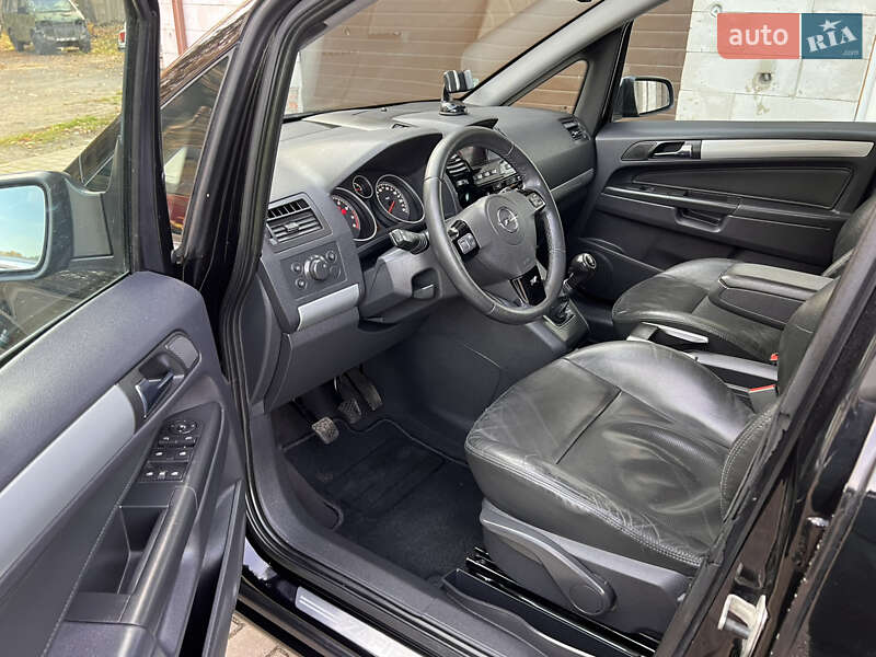 Мінівен Opel Zafira 2008 в Луцьку