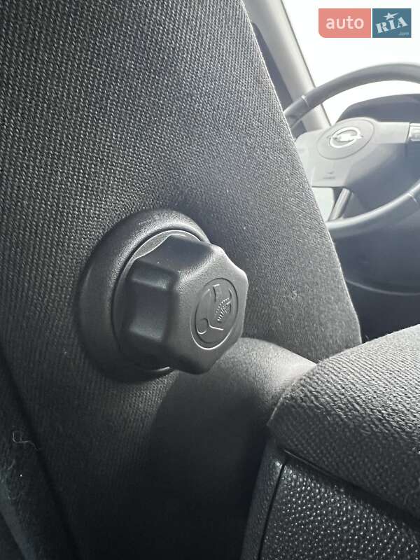 Минивэн Opel Zafira 2011 в Белогородке