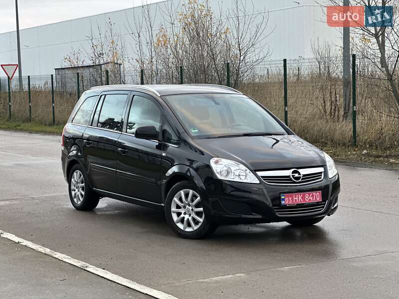 Минивэн Opel Zafira 2009 в Коростене