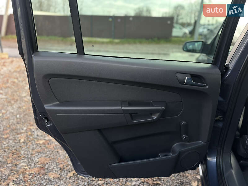 Минивэн Opel Zafira 2008 в Виннице