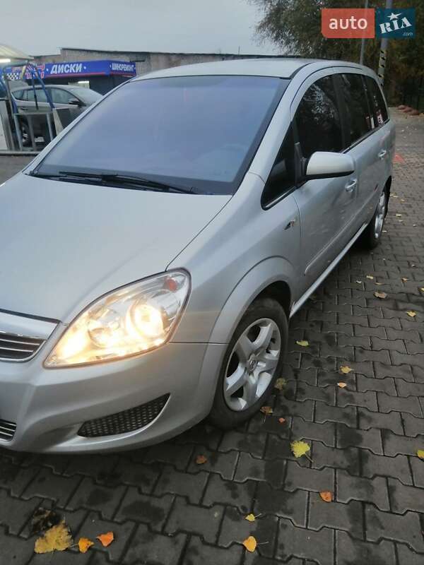 Минивэн Opel Zafira 2008 в Кривом Роге фото 3 Минивэн Opel Zafira 2008 в Кривом Роге