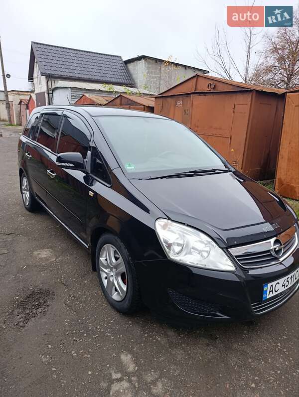 Минивэн Opel Zafira 2009 в Луцке