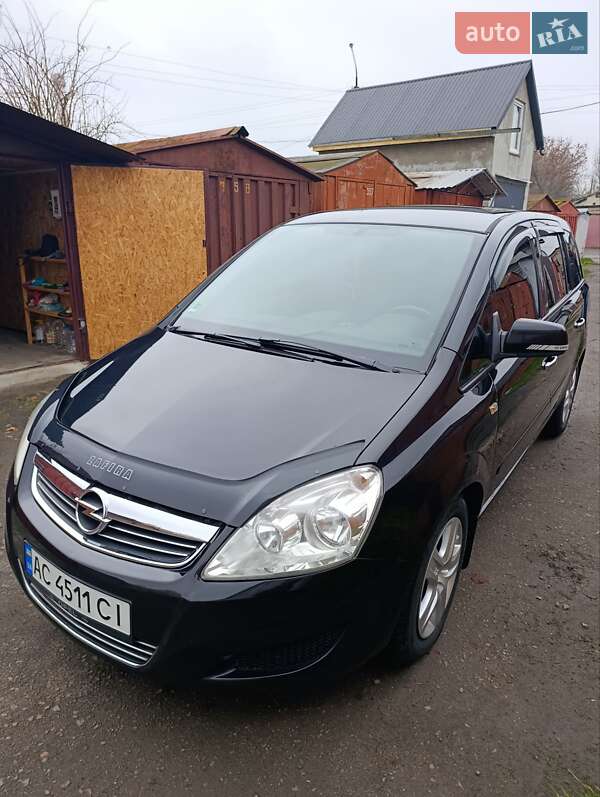 Минивэн Opel Zafira 2009 в Луцке