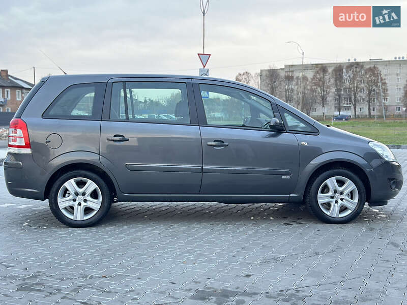 Минивэн Opel Zafira 2009 в Владимире