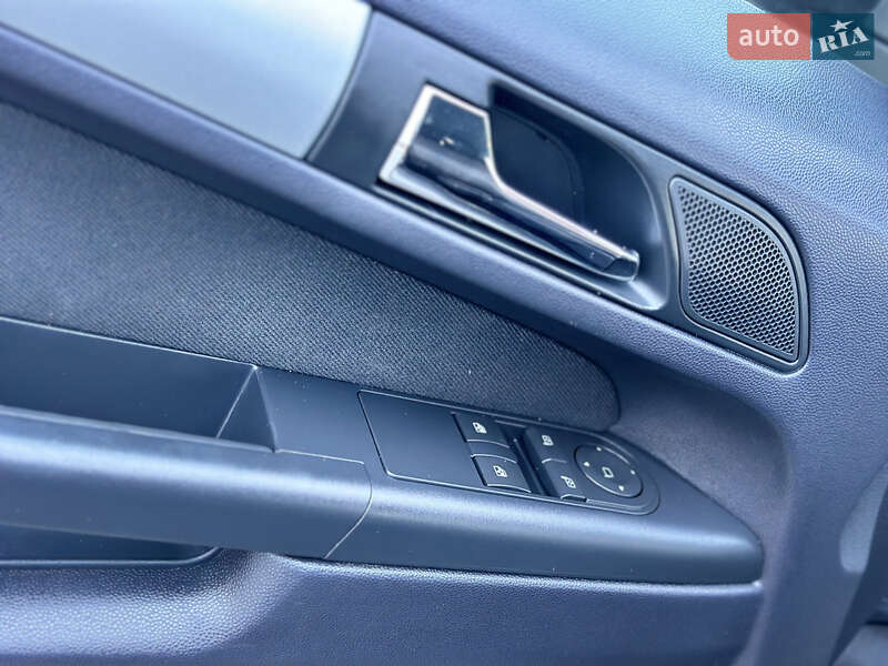 Минивэн Opel Zafira 2009 в Владимире