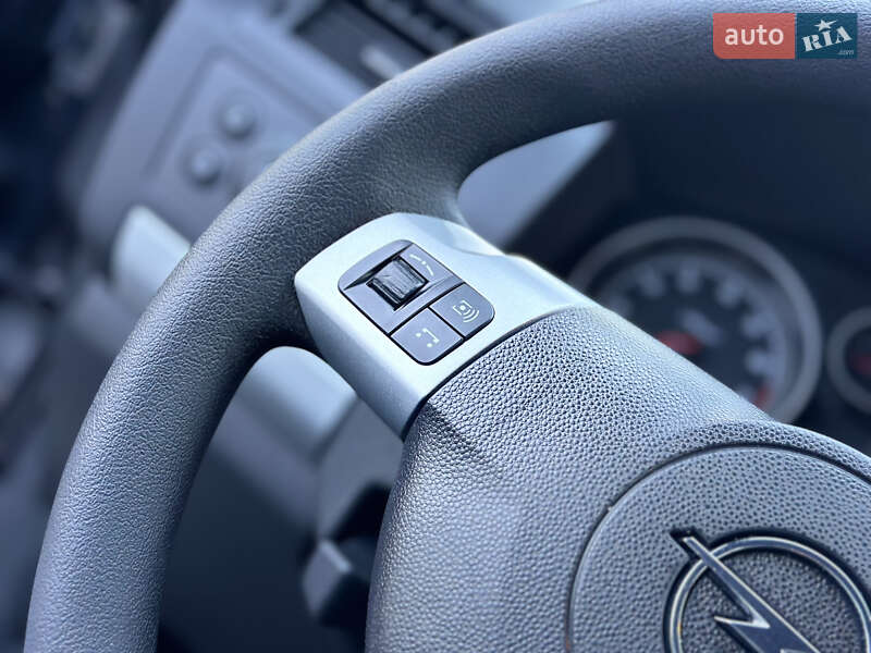 Минивэн Opel Zafira 2009 в Владимире