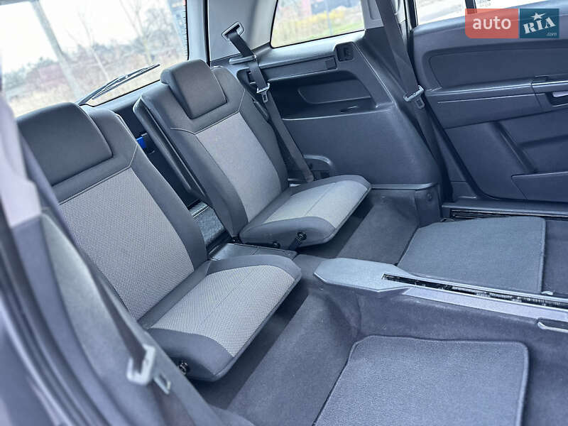 Минивэн Opel Zafira 2009 в Владимире