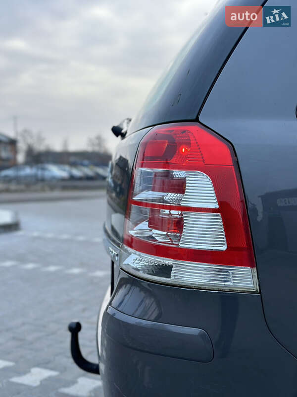 Минивэн Opel Zafira 2009 в Владимире