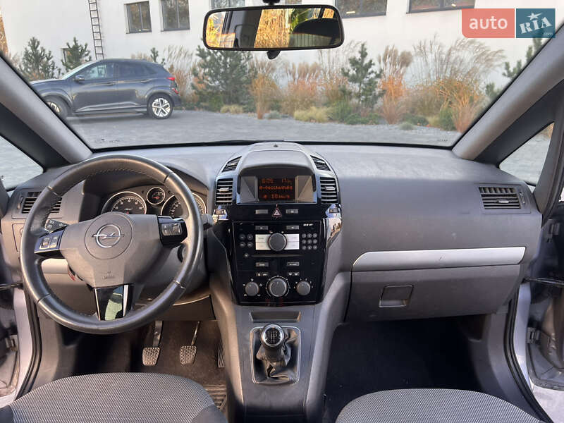 Минивэн Opel Zafira 2010 в Луцке фото 17 Минивэн Opel Zafira 2010 в Луцке