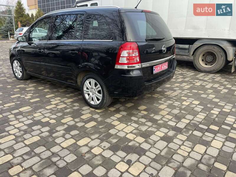 Минивэн Opel Zafira 2009 в Луцке